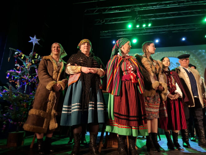 Starachowice tętnią tradycją! Trwa pierwszy Festiwal Kół Gospodyń i Gospodarzy Wiejskich „Lokalne pasje”