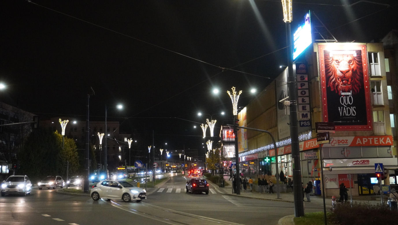Olsztyn rozświetliły świąteczne iluminacje. Stare Miasto i centrum zachwycają!