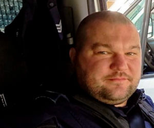  Policjant uratował człowieka tuż przed eksplozją
