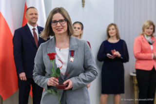 Marta Nawrocka w czerwieni