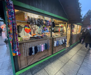 Pokémony, różowe gofry i zaskakujące różnice w cenach. Porównaliśmy łódzkie jarmarki