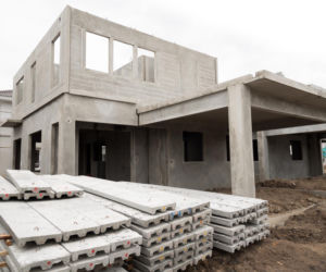 Domy prefabrykowane i modułowe: technologia, zalety i ograniczenia