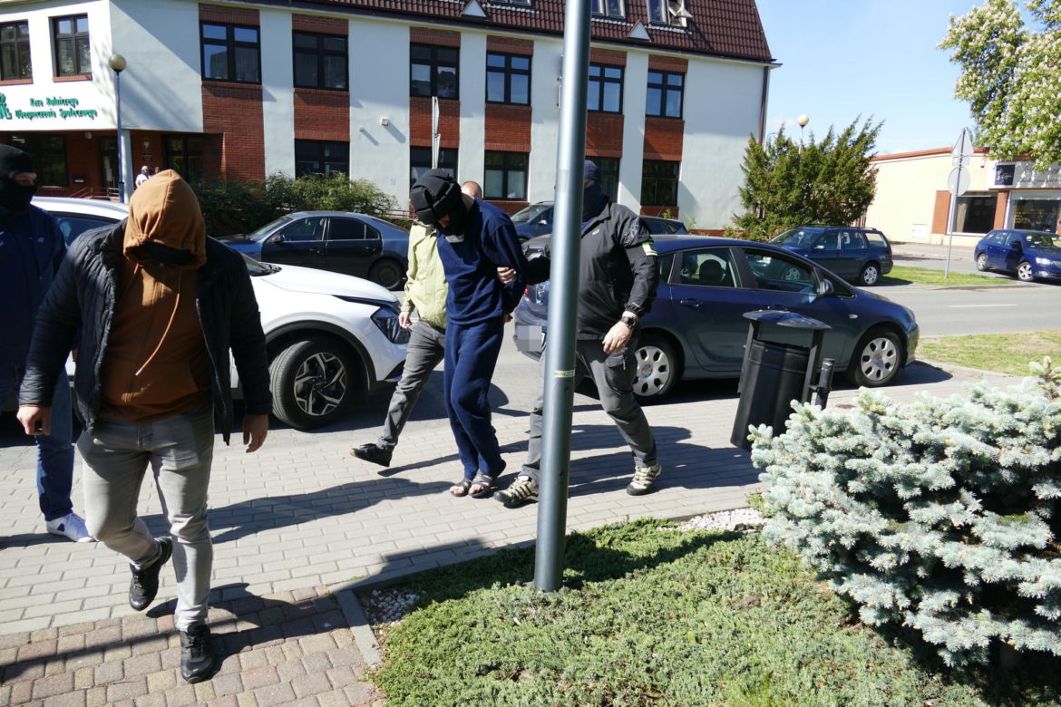 Skatowany i przypalany 6-letni Maksio umierał w męczarniach. „Zamiast domu urządzono mu salę tortur”