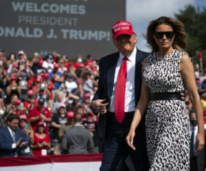 Melania już ucieka od Trumpa
