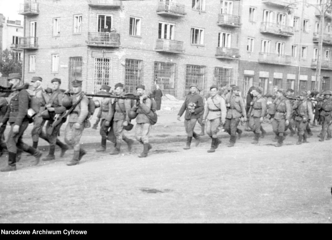 Upiorne wyzwolenie. 80 lat temu 17 stycznia 1945 do zniszczonej Warszawy weszli żołnierze 1 Armii WP