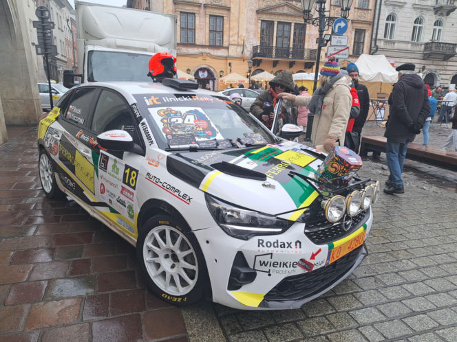 34. finał WOŚP w Krakowie. Legendarne pojazdy ZŁOMBOL na Małym Rynku