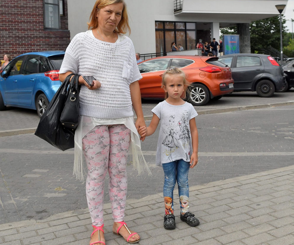 Samotne matki błagają o dach nad głową