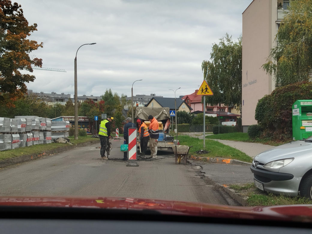 Trwa remont nawierzchni ulic Romanówka i Unitów Podlaskich w Siedlcach