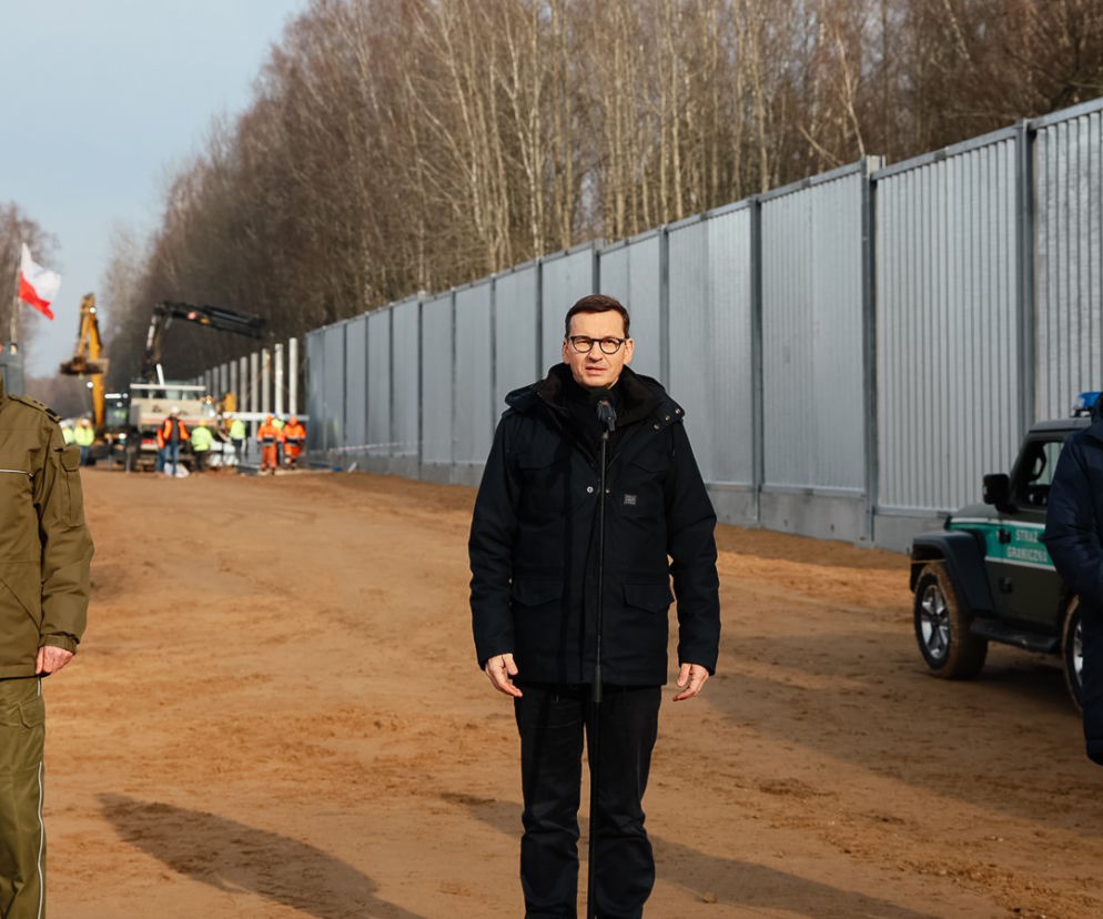 Premier Morawiecki przy granicy polsko-białoruskiej