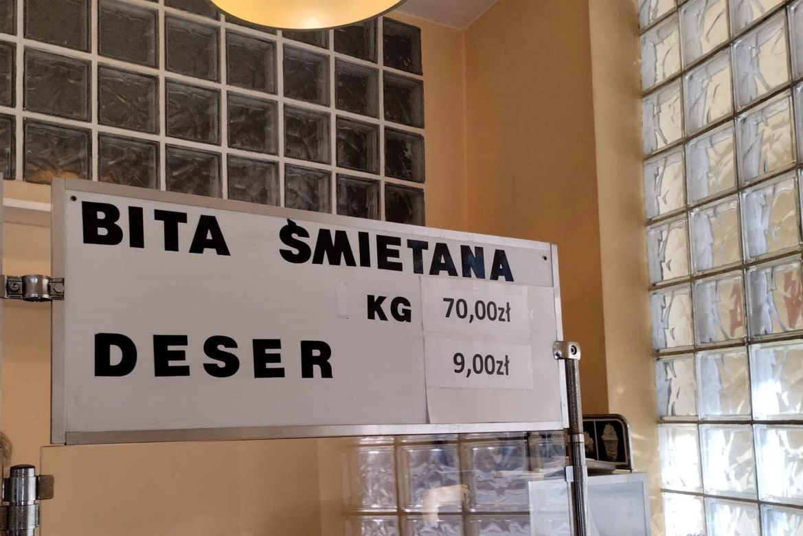 Poszedł na rurki do 40-letniej cukierni. Stał się cud! „Jestem zaskoczona. Klientom dziękuję i przepraszam za kolejkę”