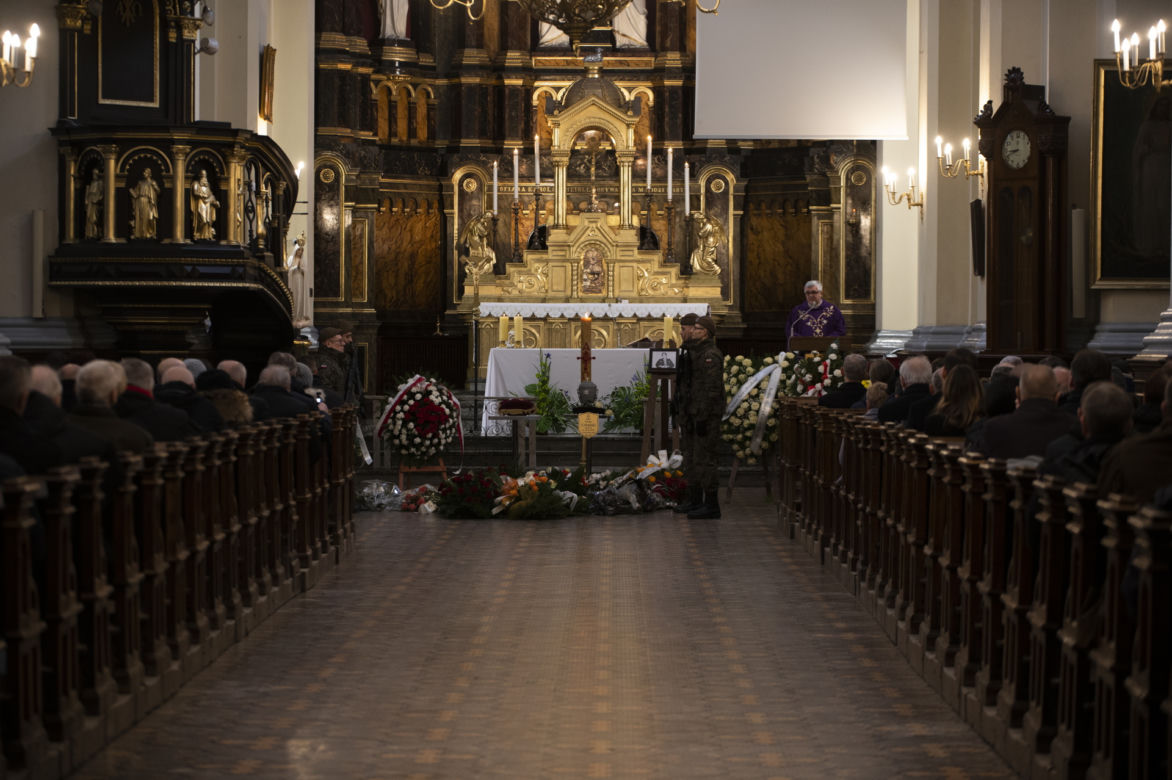 Łódź. Pogrzeb Wiesława Urbańskiego. Przywódca strajku łódzkiego miał 65 lat