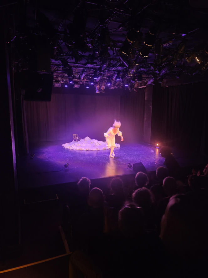 Monodram "The Other Mozart" Sylvii Milo na Manhattanie