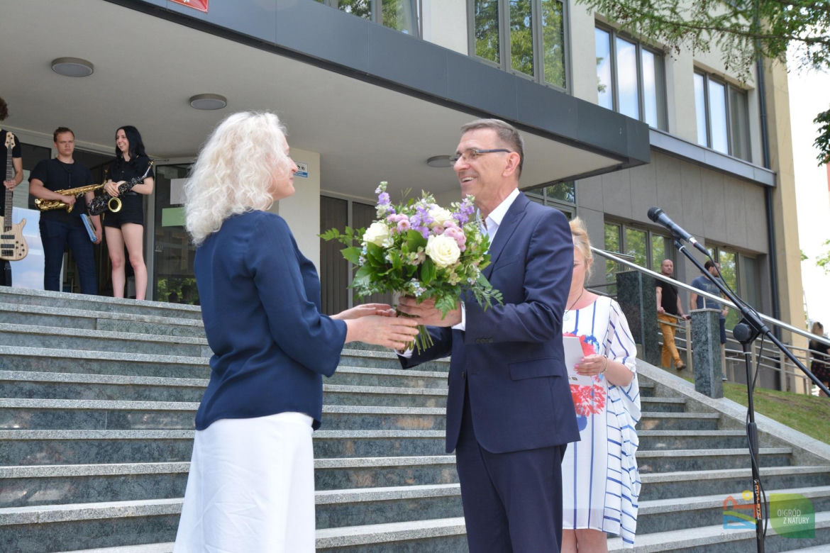 Olsztyn. Niezwykłe przejście dla pieszych. Zamiast zebry jest... klawiatura fortepianu! [ZDJĘCIA]