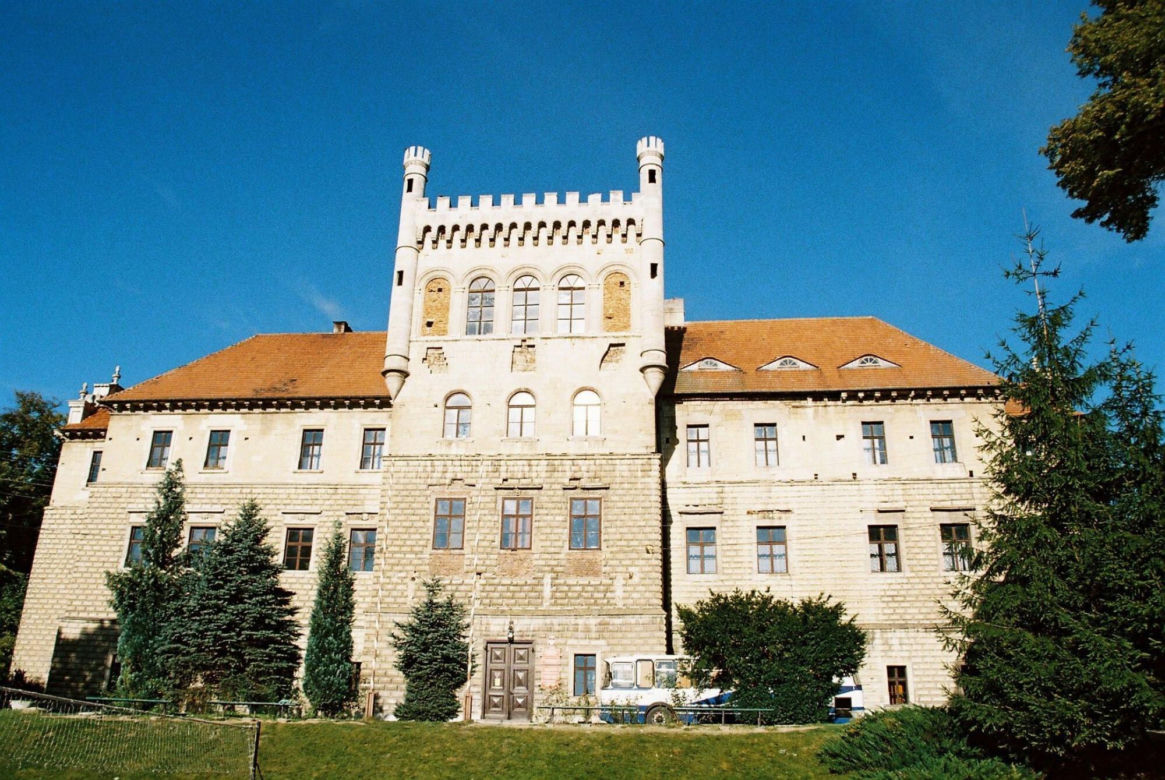 Historia tego polskiego zamku i jego mieszkańców to gotowy materiał na film