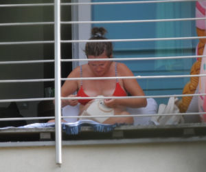 Olga Frycz haftuje na plaży