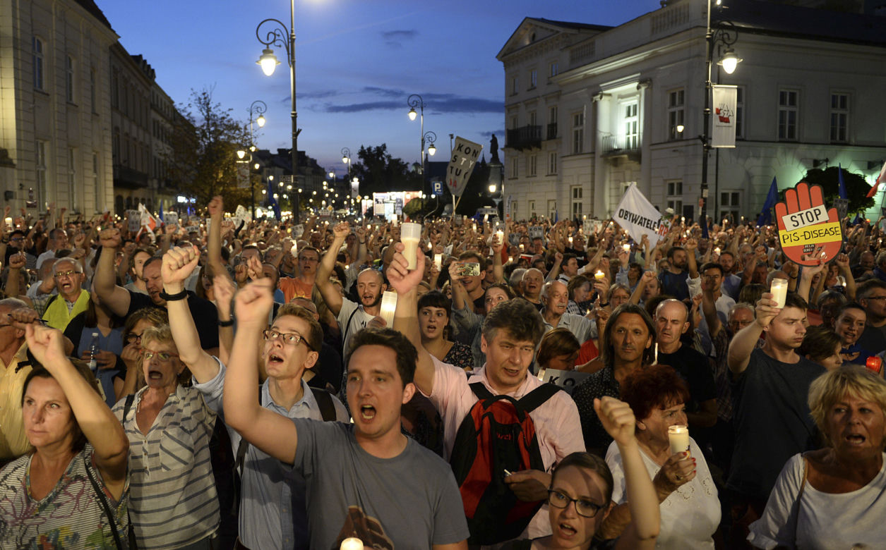 Protesty pod Pałacem Prezydenckim