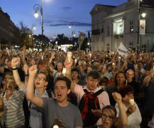 Protesty pod Pałacem Prezydenckim