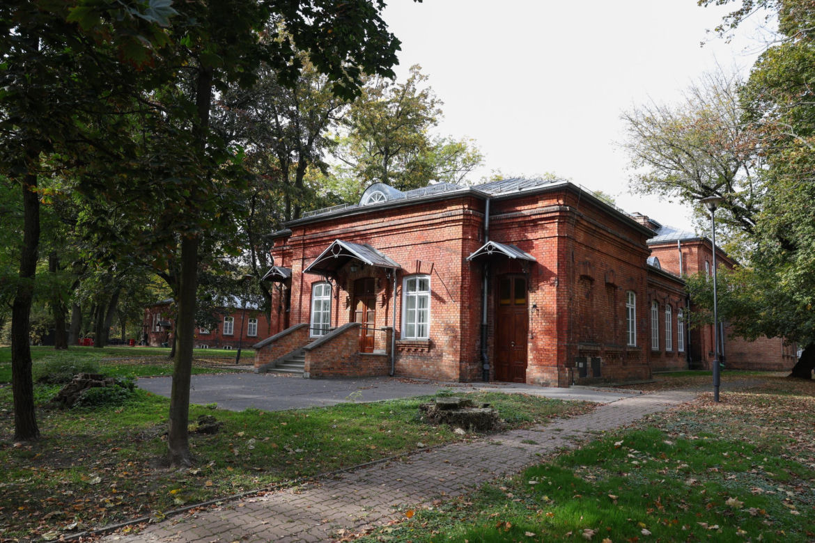 Warszawa dawniej i dziś. Szpital Ujazdowski