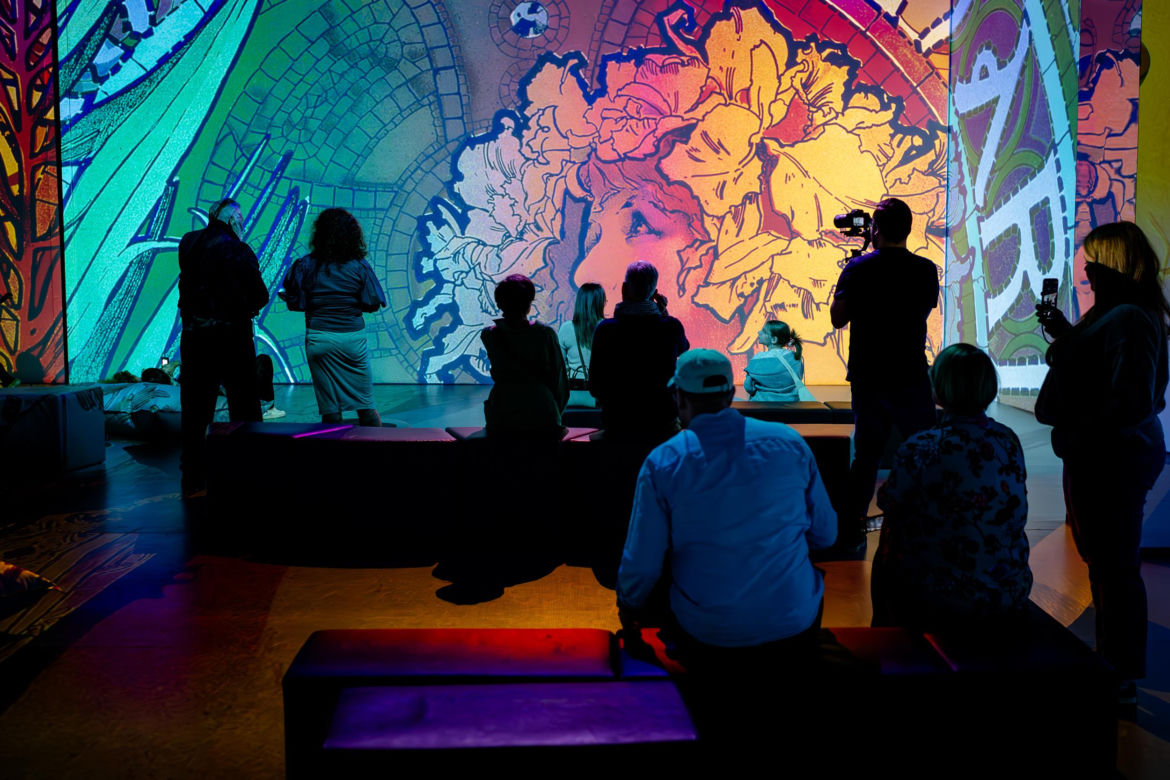 Alfons Mucha w Art Box Experience