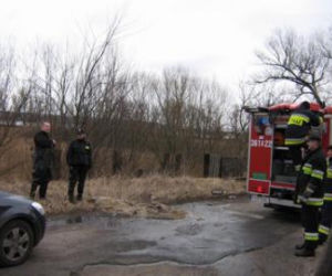 Policjanci uratowali życie włamywaczowi 