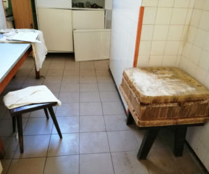 Opuszczony ośrodek wypoczynkowy w polskich górach. Ruina z niezwykłą historią w obiektywie eksploratorów 