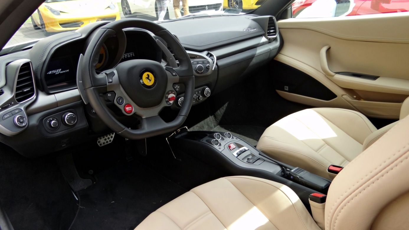 Kawalkada Ferrari przez Polskę 2015