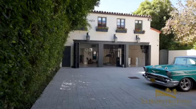 Słynna posiadłość Ozzy'ego Osbourne'a trafiła na sprzedaż! Gwiazdorski luksus za KOLOSALNĄ sumę!