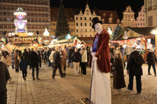 Wroclaw. Jarmark Bozonarodzeniowy juz otwarty.