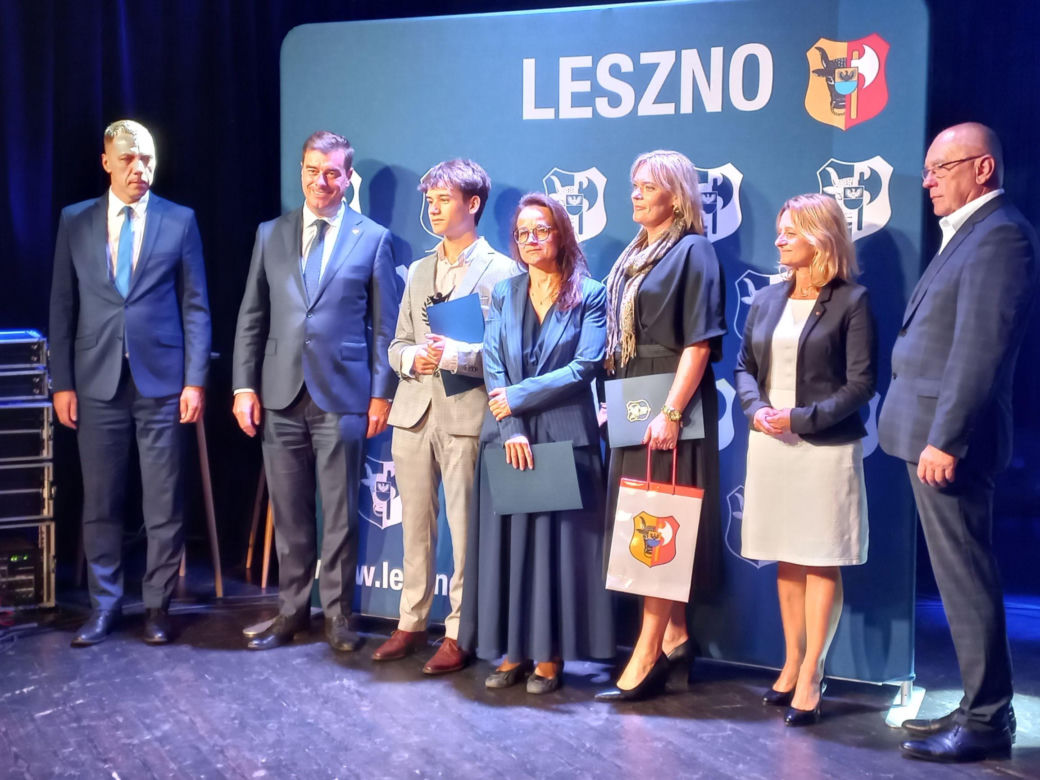 Wręczono Leszczyńskie Laury Oświaty. Zdolnym uczniom ze szkół w Lesznie