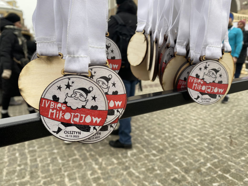 Bieg Mikołajów w Olsztynie 2023. Kilkaset osób pobiegło dla dzieci. Zobaczcie zdjęcia!
