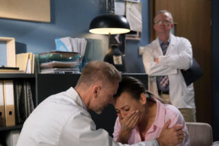 M jak miłość odc. 1893. Magda (Anna Mucha), Andrzej Budzyński (Krystian Wieczorek)