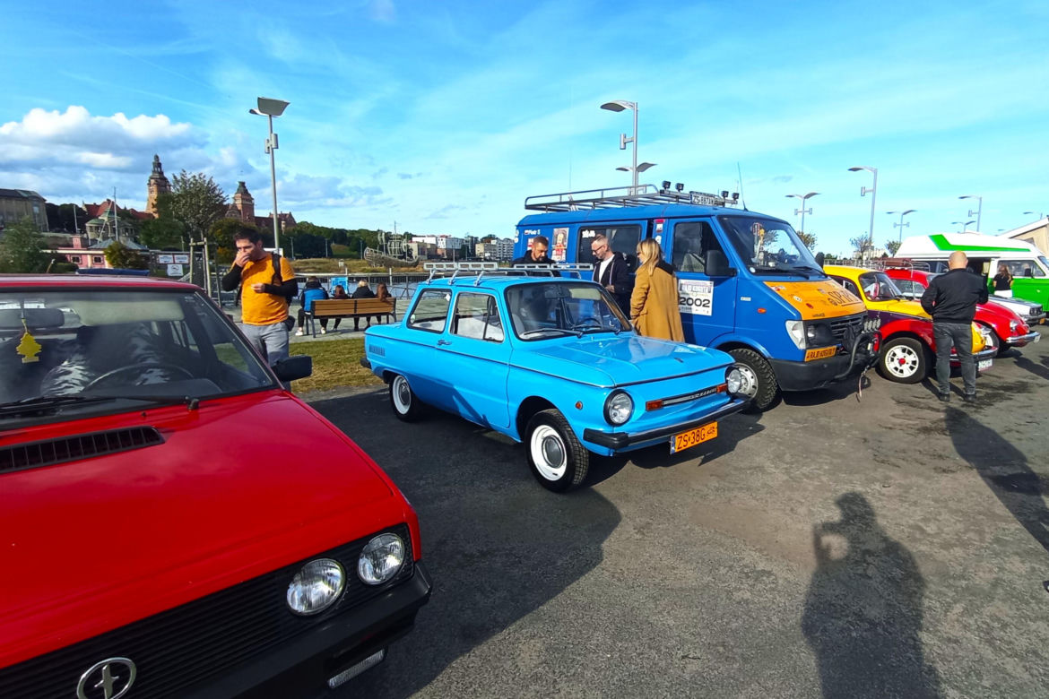 Zlot klasyków motoryzacji na Łasztowni