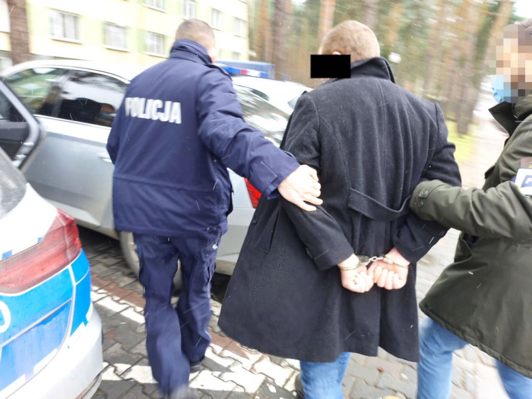 Bez opamiętania dźgał nożem swoich kolegów. Krwawa popijawa pod Otwockiem