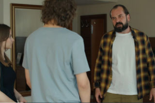 Barwy szczęścia, odcinek 3306. Ewa (Gabriela Ziembicka), Romeo (Jacek Tyszkiewicz), Borys (Jakub Wieczorek)