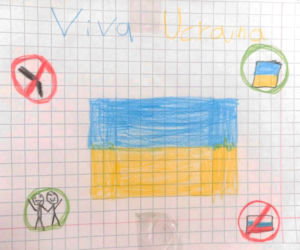 Jak ukraińskie dzieci widzą wojnę? Wstrząsające rysunki z oblężonej Ukrainy 