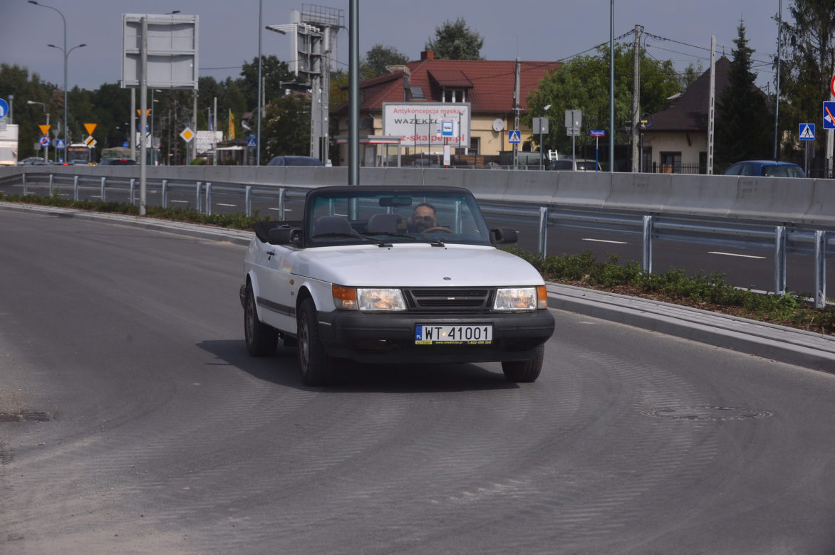 Rajd prezydenckim kabrioletem po nowej drodze