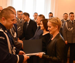 Białystok. Od 30 lat są związani z policją. Zobacz kto został wyróżniony