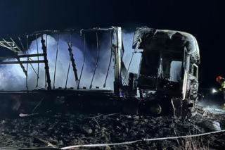 Nocny pożar ciężarówki pod Żyrzynem