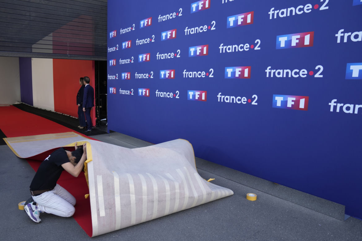 Emmanuel Macron i Marine Le Pen starli się w debacie. Kto wygra wybory?