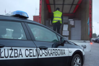 Piła: Przewoził samochodem ponad milion sztuk papierosów bez akcyzy