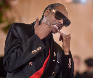 Pamela znów jest blondynką! Zobacz kreacje ze Złotych Globów