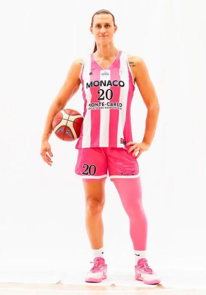 Julie Tetart, transpłciowa koszykarka