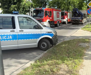 Śmiertelne potrącenie 12-latki na rowerze przez ciężarówkę. Na miejscu pracuje policja oraz prokurator