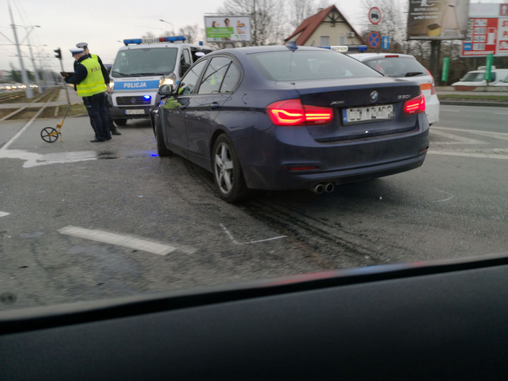 Zderzenie tramwaju i policyjnego bmw na ul. Fordońskiej w Bydgoszczy!