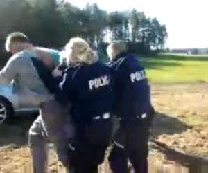 Policjanci z Bytowa próbują zatrzymać opornego kierowcę