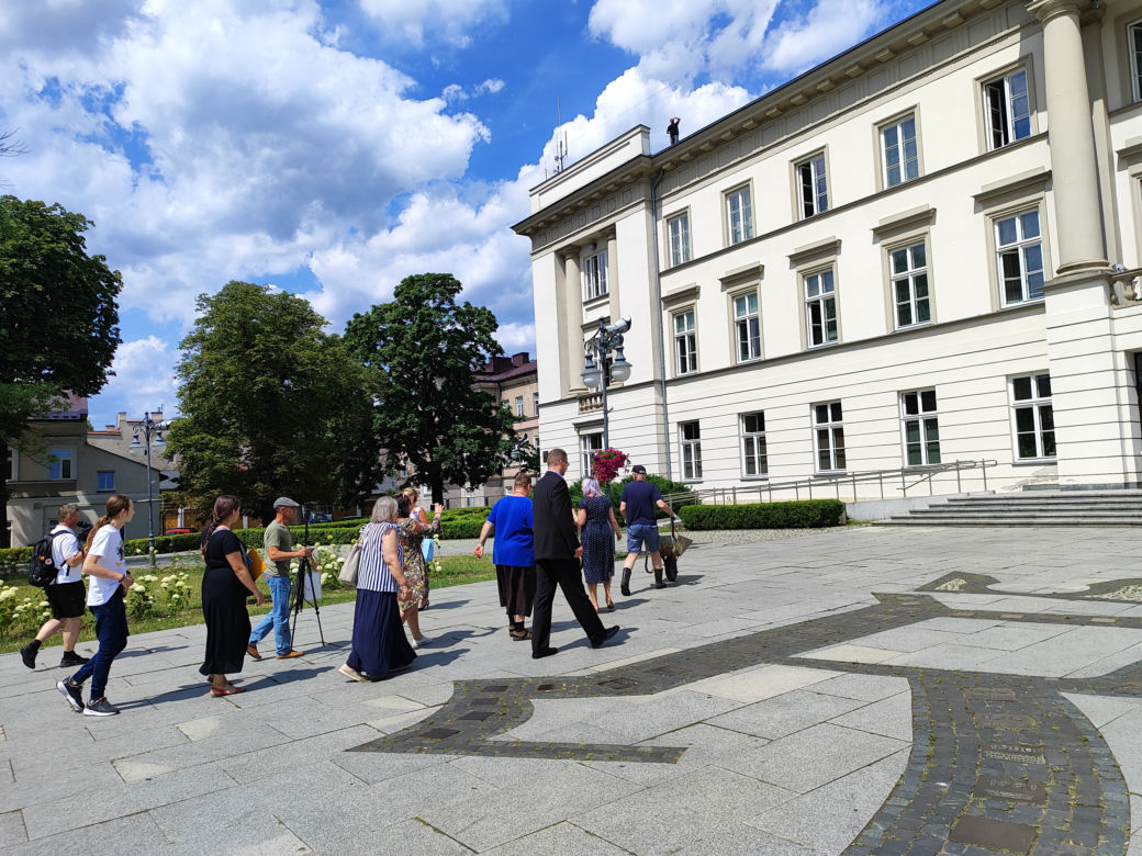 Protestowali przeciwko budowie masztów komunikacyjnych zbyt blisko domów