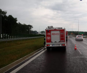 Piękne porsche uderzyło w bariery! Niebezpieczny wypadek koło Kościana