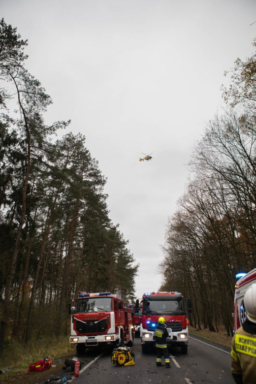 Tragiczne wypadek na DK 10 pod Piłą! Zginęła jedna osoba, a cztery zostały ranne [ZDJĘCIA]