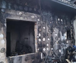 Ogień pojawił się o świcie. Rodzina straciła wszystko. Nie mają dokąd wrócić