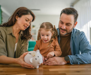 Tani kwiecień z dzieckiem. PIT i 800+ do 30 kwietnia mogą zrobić miejsce w budżecie